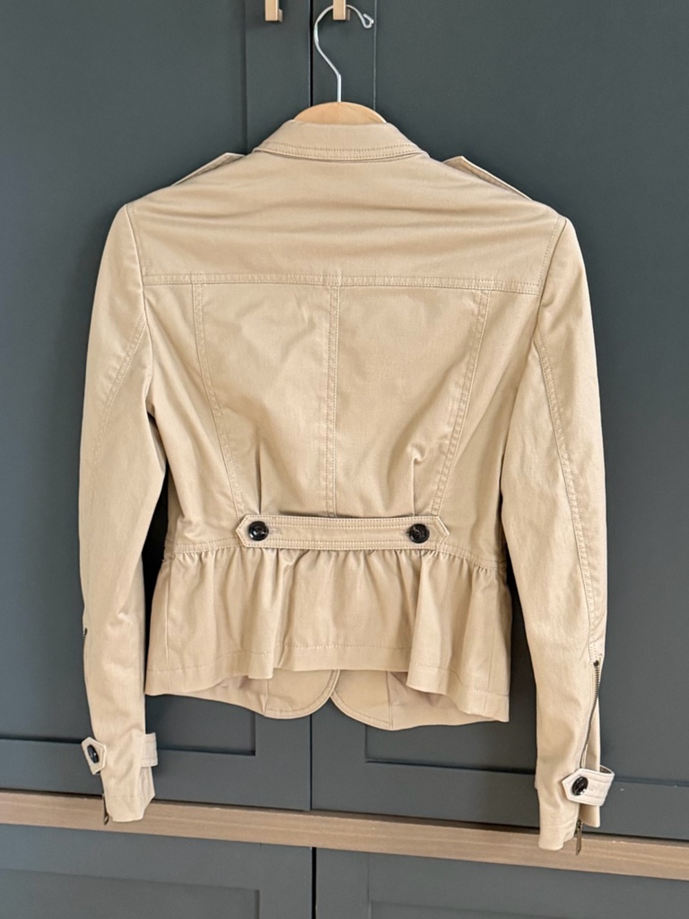 Burberry Women's Beige Tailored Peplum Jacket 6 - Picture 11 of 14